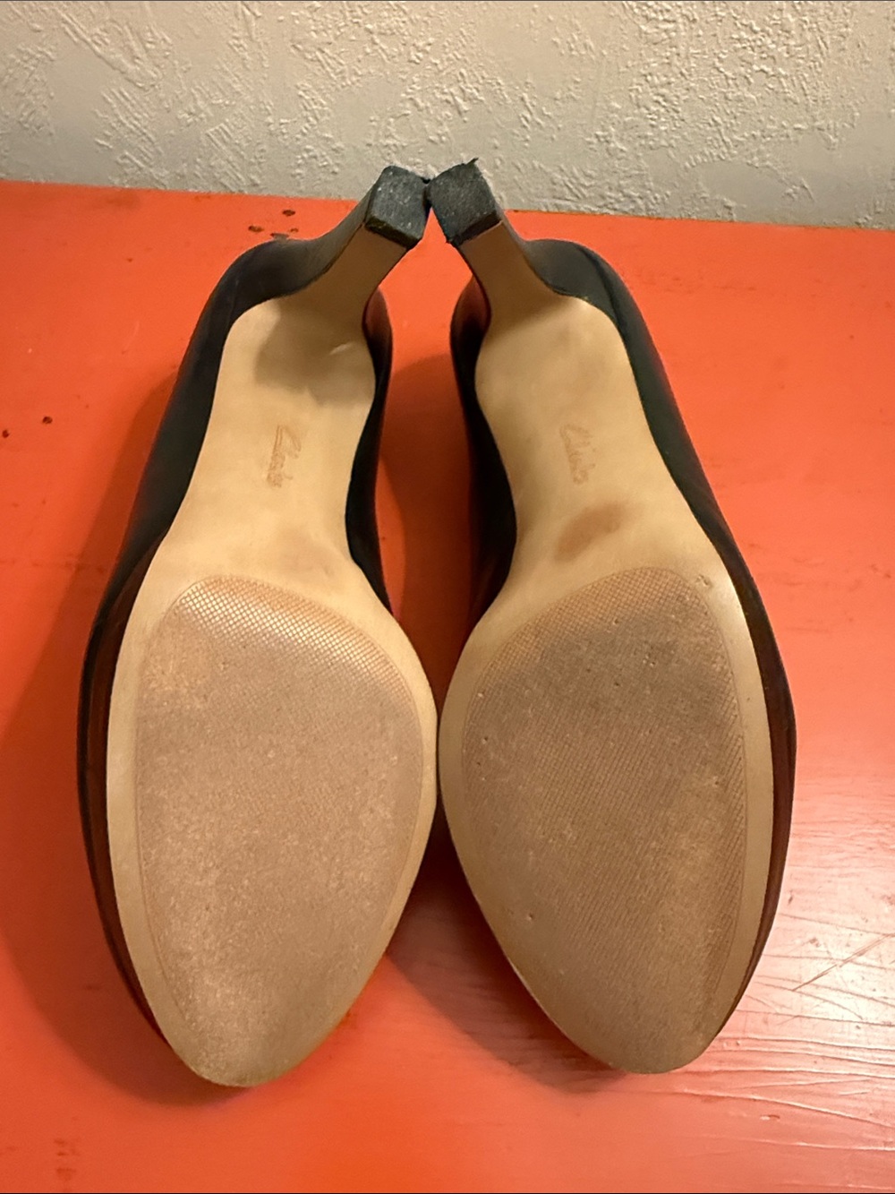 Clarks Artisan Delise Bliss Black Leather Women's Mid-Heel Pumps size 8 - Picture 7 of 10